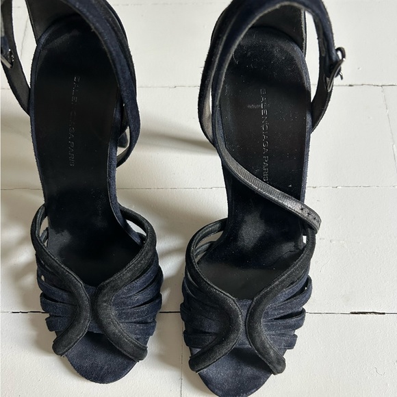BALENCIAGA 4” heels in impeccable condition. - Picture 4 of 7